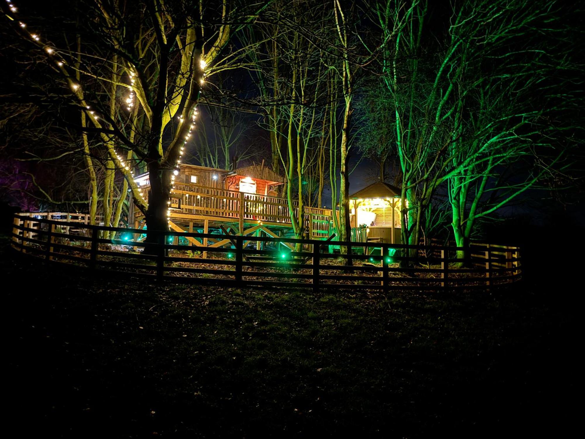 Burtree Country House, Tipi'S, Treehouse & Lodge & House Rooms With Hot Tubs In A Private Garden Тирск Екстериор снимка