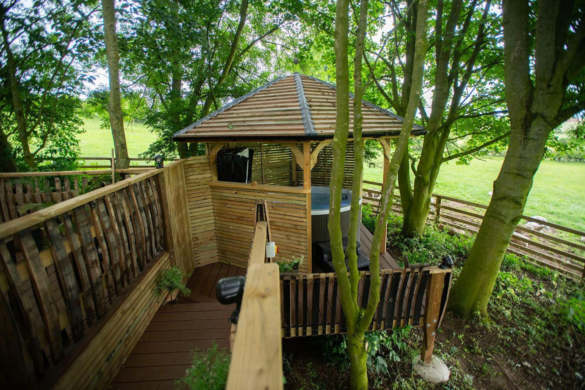 Burtree Country House, Tipi'S, Treehouse & Lodge & House Rooms With Hot Tubs In A Private Garden Тирск Екстериор снимка
