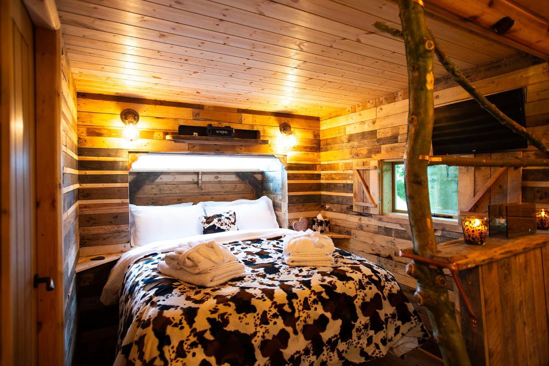 Burtree Country House, Tipi'S, Treehouse & Lodge & House Rooms With Hot Tubs In A Private Garden Тирск Екстериор снимка