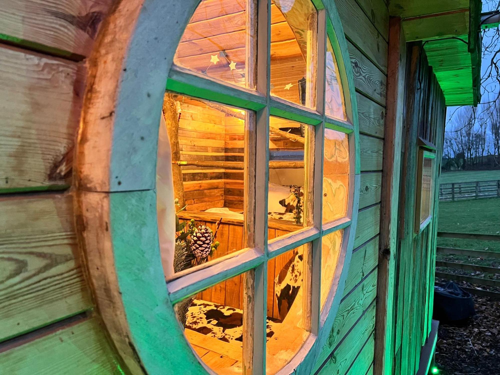 Burtree Country House, Tipi'S, Treehouse & Lodge & House Rooms With Hot Tubs In A Private Garden Тирск Екстериор снимка