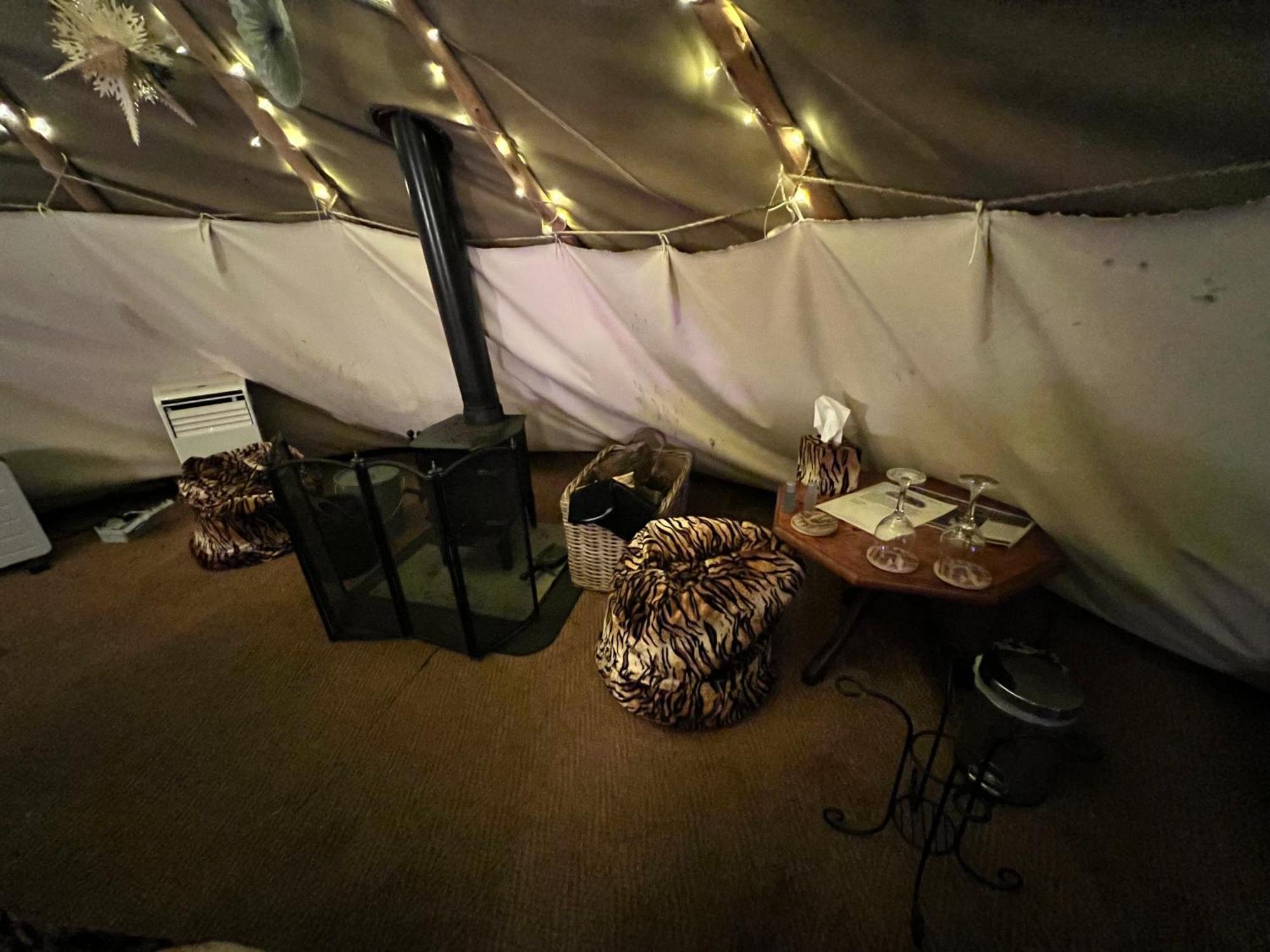 Burtree Country House, Tipi'S, Treehouse & Lodge & House Rooms With Hot Tubs In A Private Garden Тирск Екстериор снимка