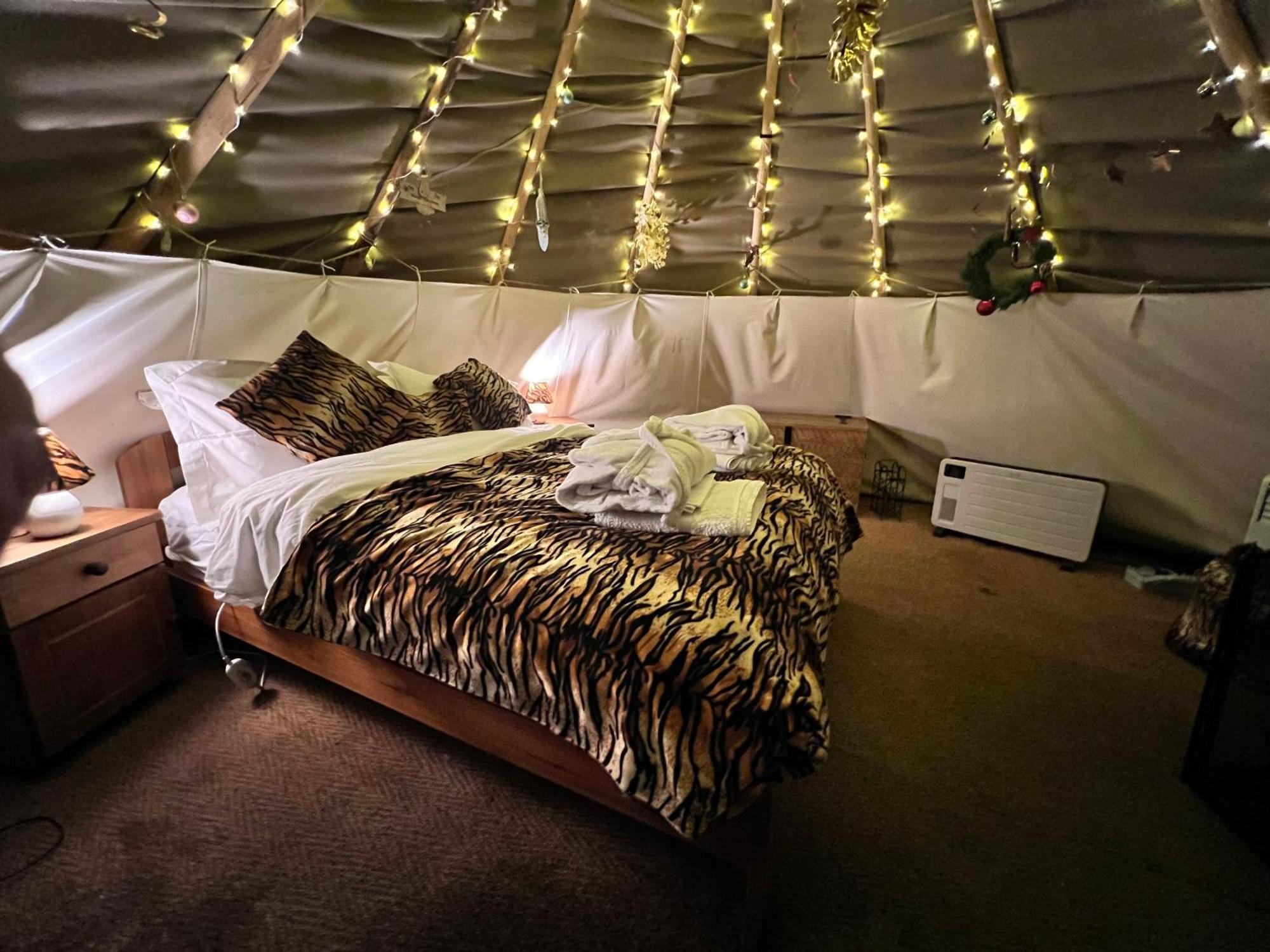 Burtree Country House, Tipi'S, Treehouse & Lodge & House Rooms With Hot Tubs In A Private Garden Тирск Екстериор снимка