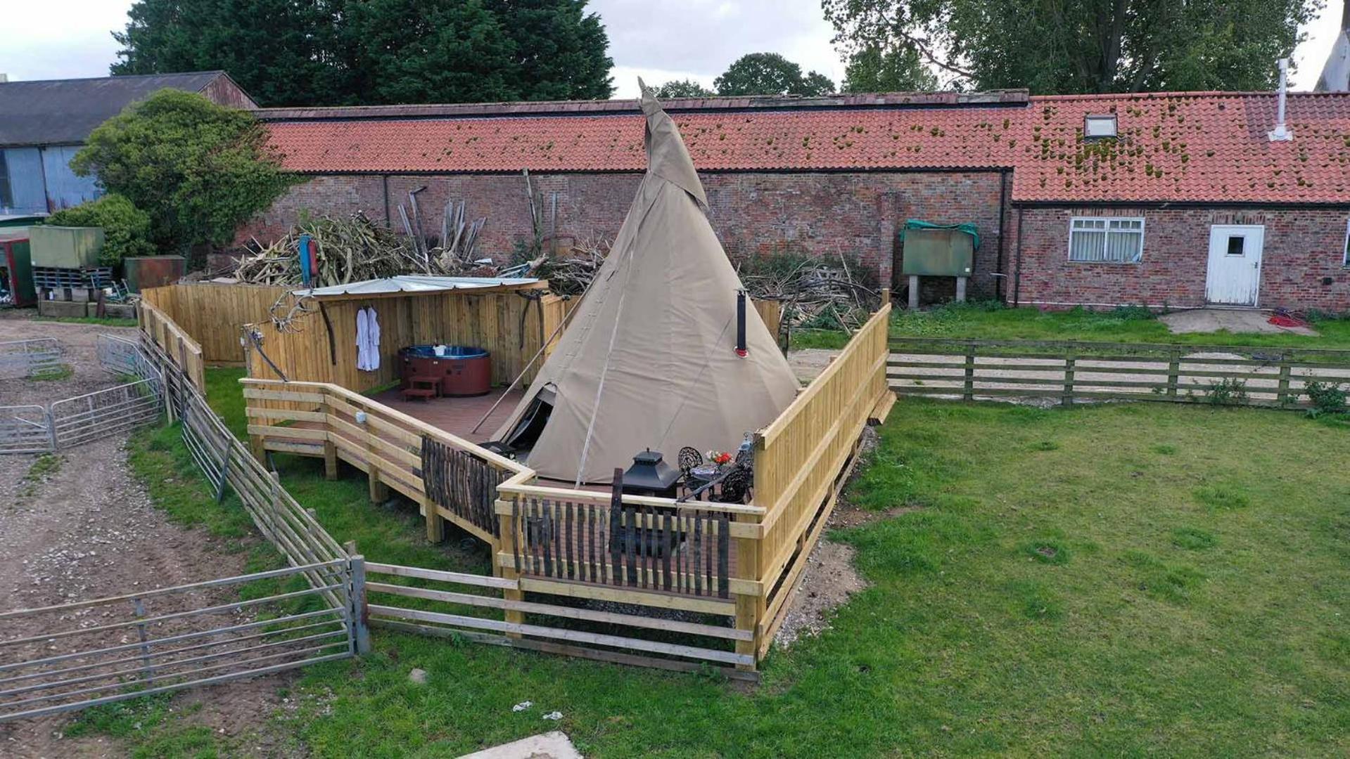 Burtree Country House, Tipi'S, Treehouse & Lodge & House Rooms With Hot Tubs In A Private Garden Тирск Екстериор снимка